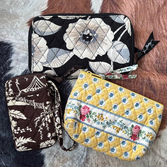Vera Bradley Set of 3 Vintage Zip Around Wallet Wristlet Cosmetic Pouch Quilted - Picture 16 of 16